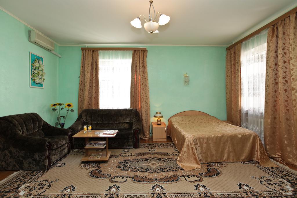 Domashny Ochag Hotel Krasnodar Room photo