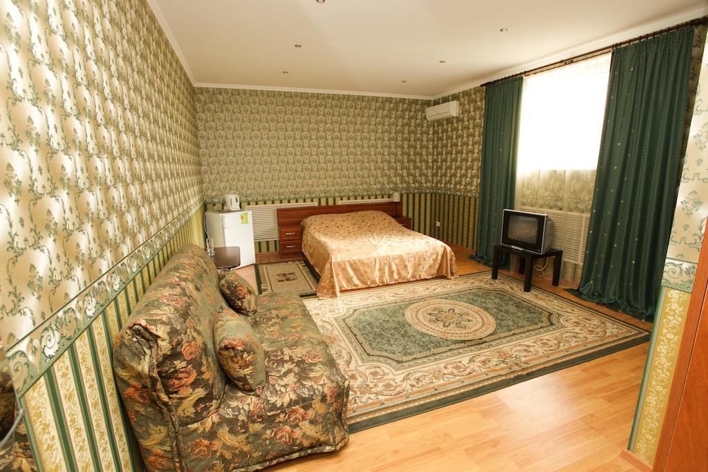 Domashny Ochag Hotel Krasnodar Room photo